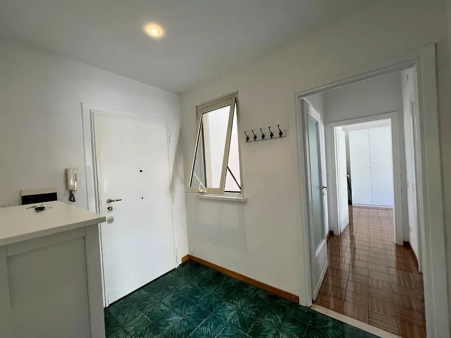 Elegante E Centrale Trilocale A Trastevere Apartment Rome Italy